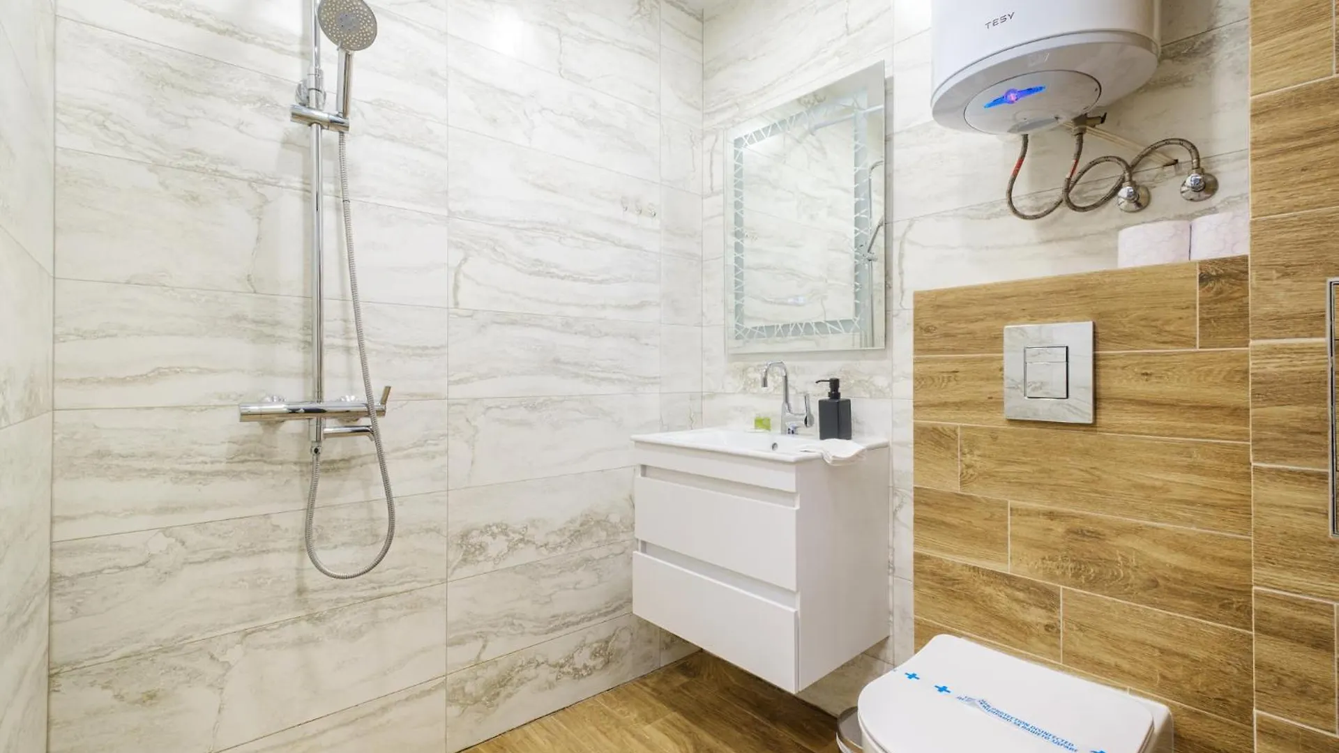 Quiet & Comfy 1Br In The Heart Of Plovdiv With Private Balconyアパートメント 0*,
