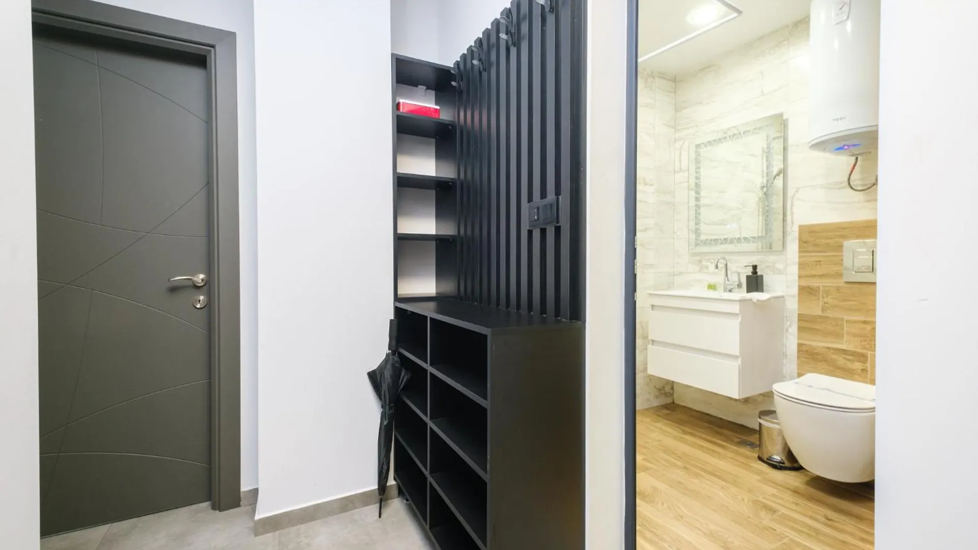 Quiet & Comfy 1Br In The Heart Of Plovdiv With Private Balconyアパートメント アパート